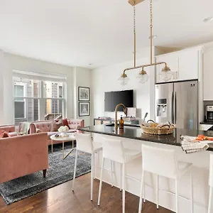  Holiday home Hart 16 By Avantstay Gorgeous Town House W Modern Amenities In